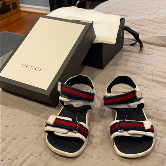 gucci flip flops boys